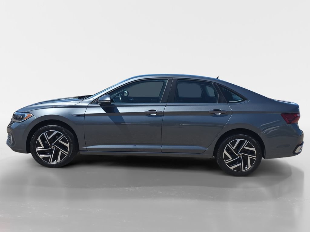 Used 2024 Volkswagen Jetta SEL FWD image 2