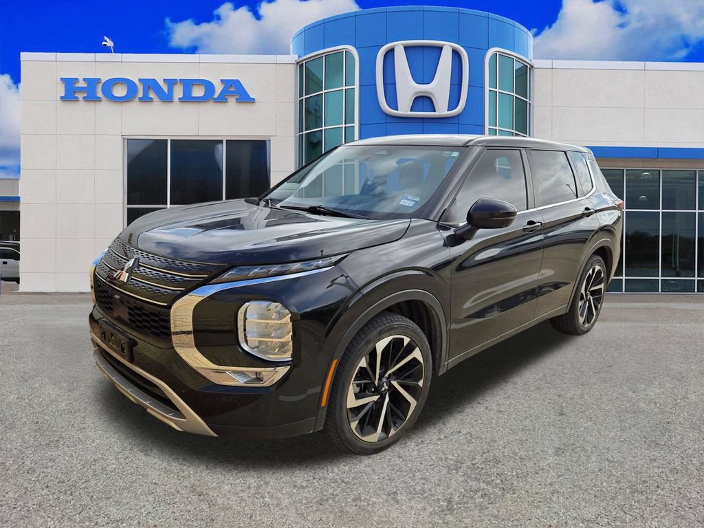 Used 2023 Mitsubishi Outlander SE FWD image 6