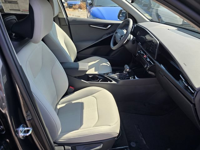 New 2026 Kia Niro EX FWD image 11