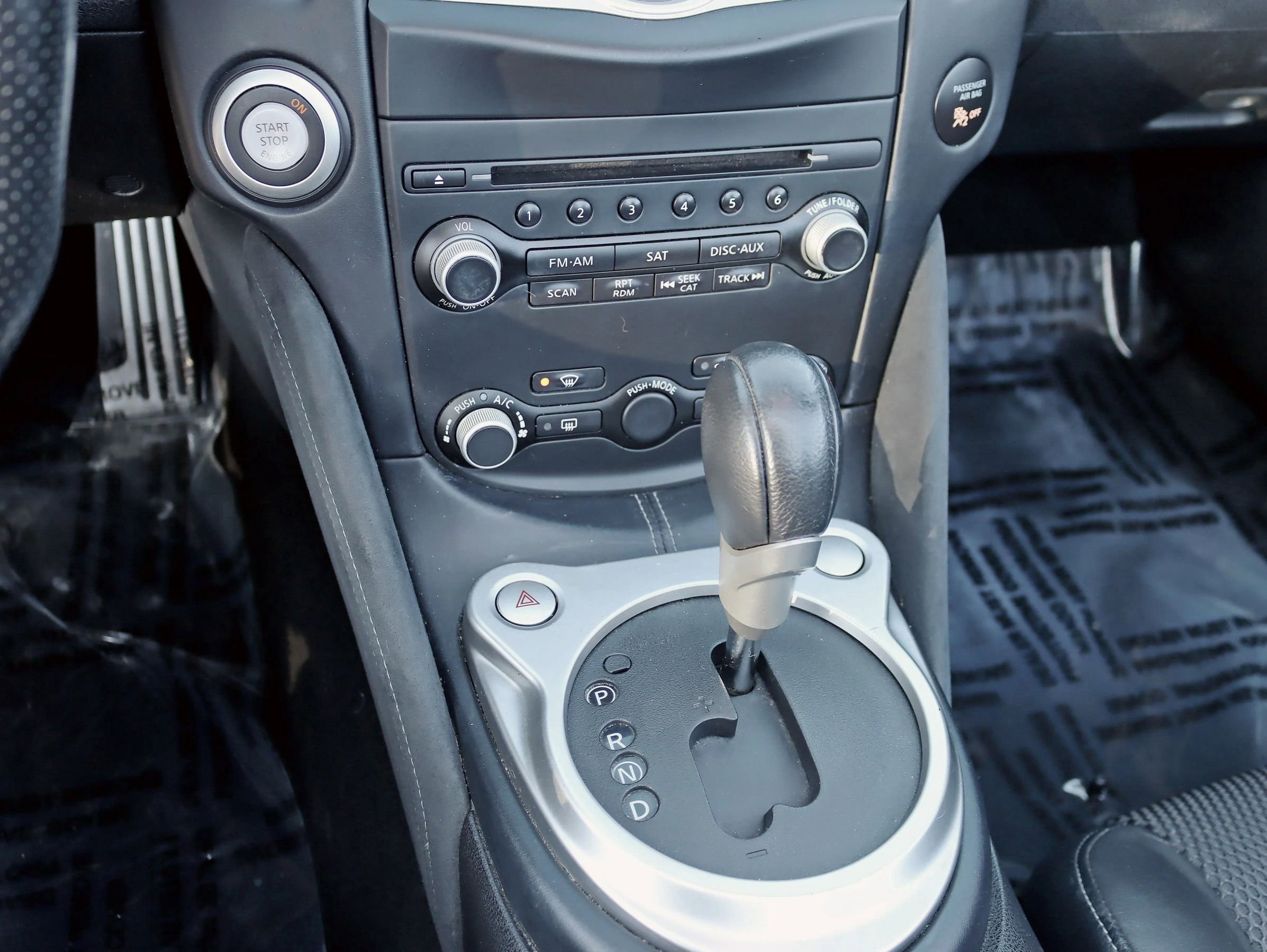 Used 2013 Nissan 370Z Touring RWD image 26