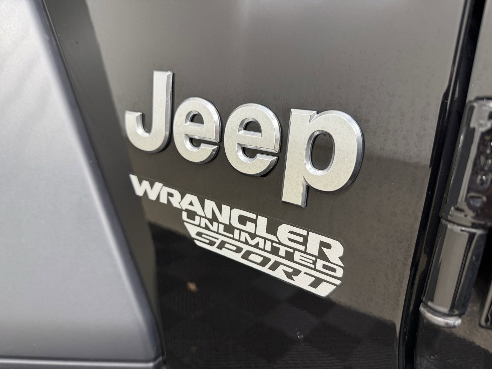 Used 2019 Jeep Wrangler Unlimited Sport image 10