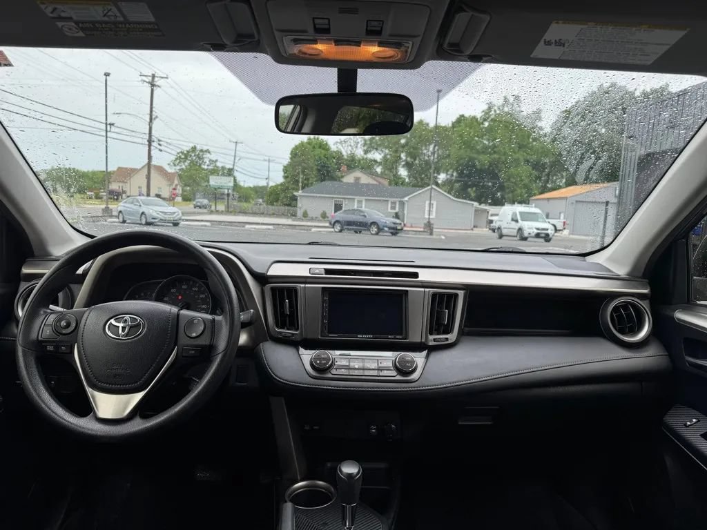 Used 2014 Toyota RAV4 XLE AWD/4WD image 9