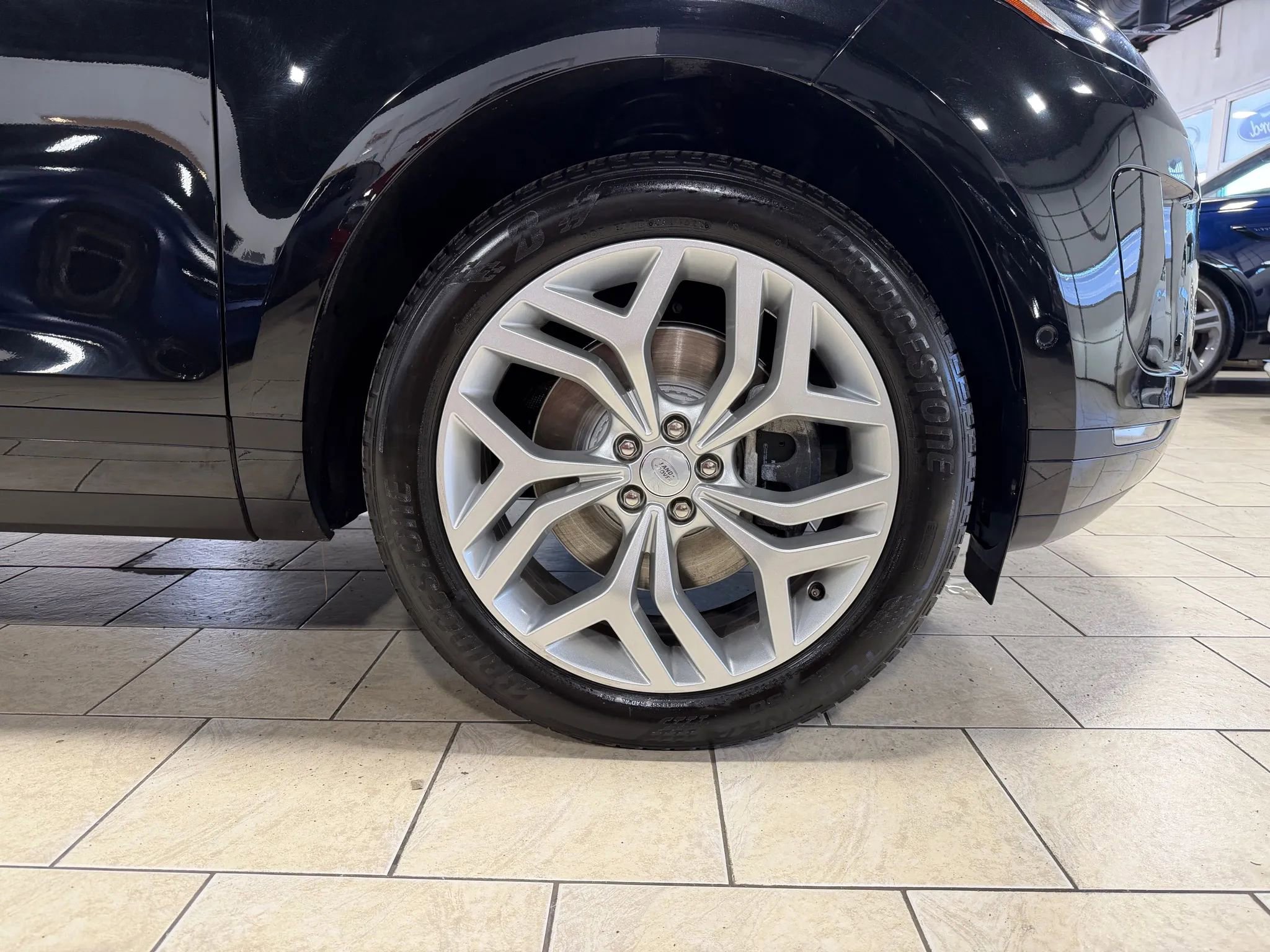 Used 2021 Land Rover Range Rover Evoque SE AWD/4WD image 39