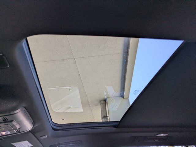 Used 2023 Chevrolet Suburban RST w/ Luxury Package image 24