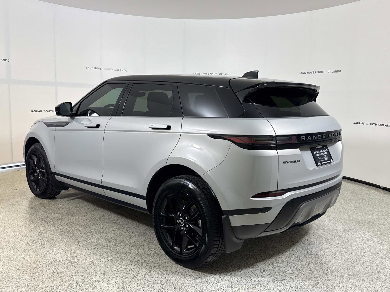 Used 2026 Land Rover Range Rover Evoque S AWD/4WD image 3