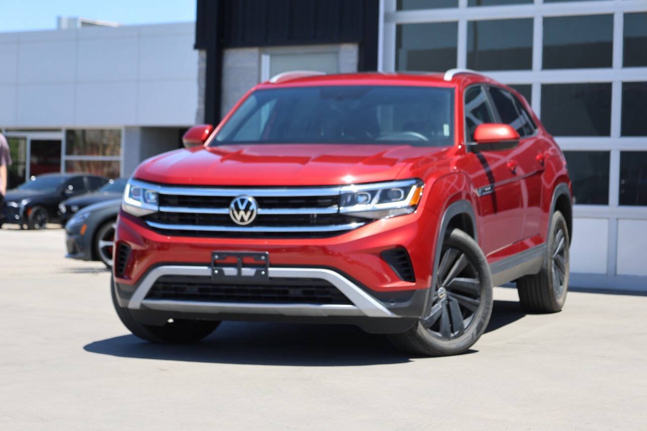 Used 2022 Volkswagen Atlas Cross Sport SE AWD/4WD image 3