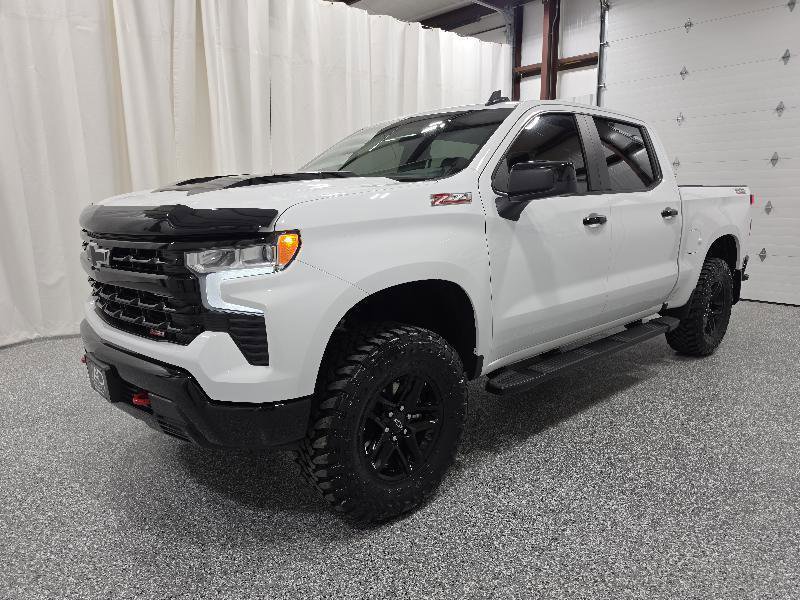 Used 2024 Chevrolet Silverado 1500 LT Trail Boss w/ Convenience Package II image 2