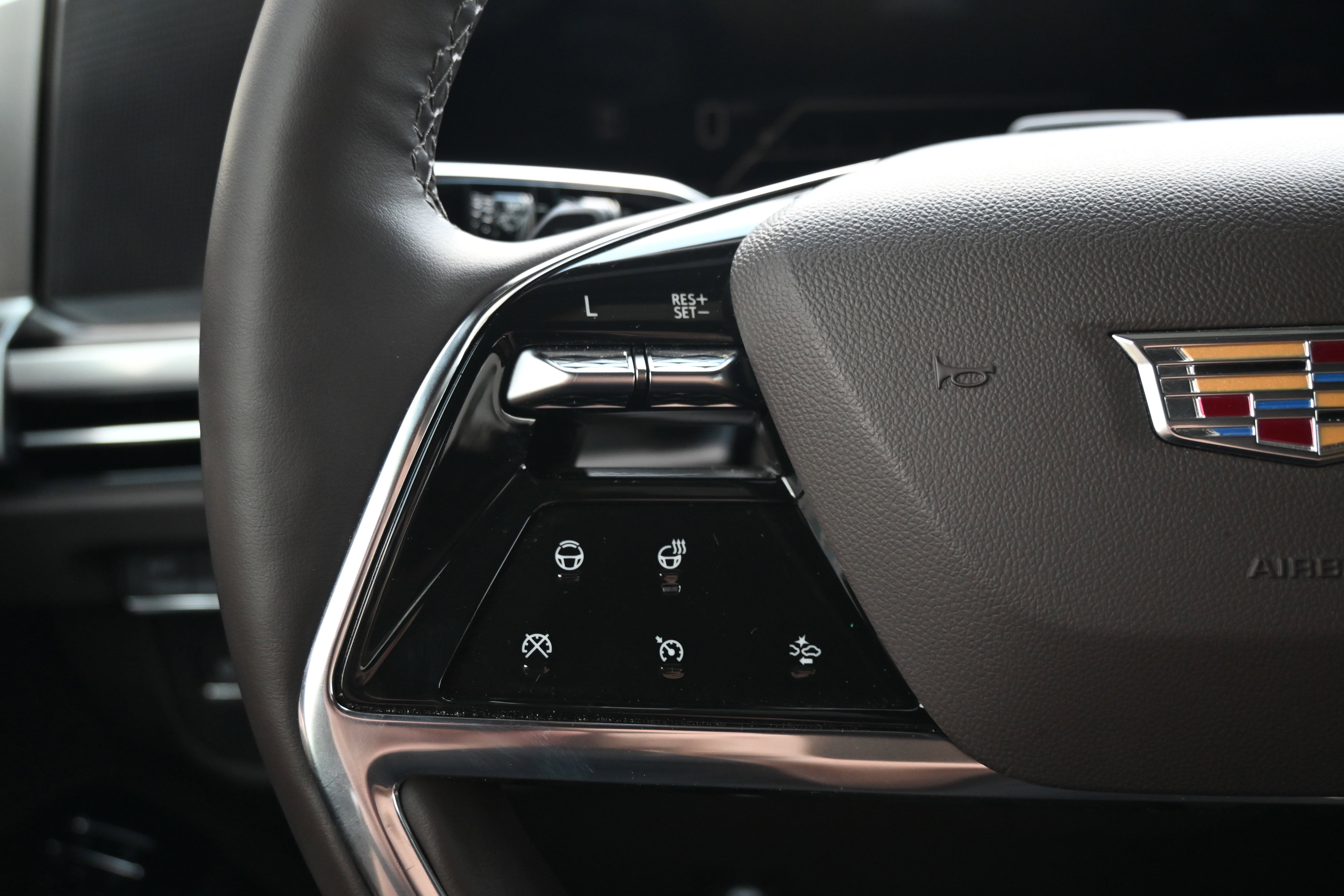 Used 2025 Cadillac Escalade Premium Luxury w/ Touring Package image 34