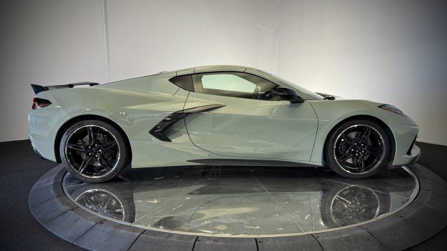 Used 2024 Chevrolet Corvette Stingray Premium Cpe w/ Z51 Performance Package RWD image 30
