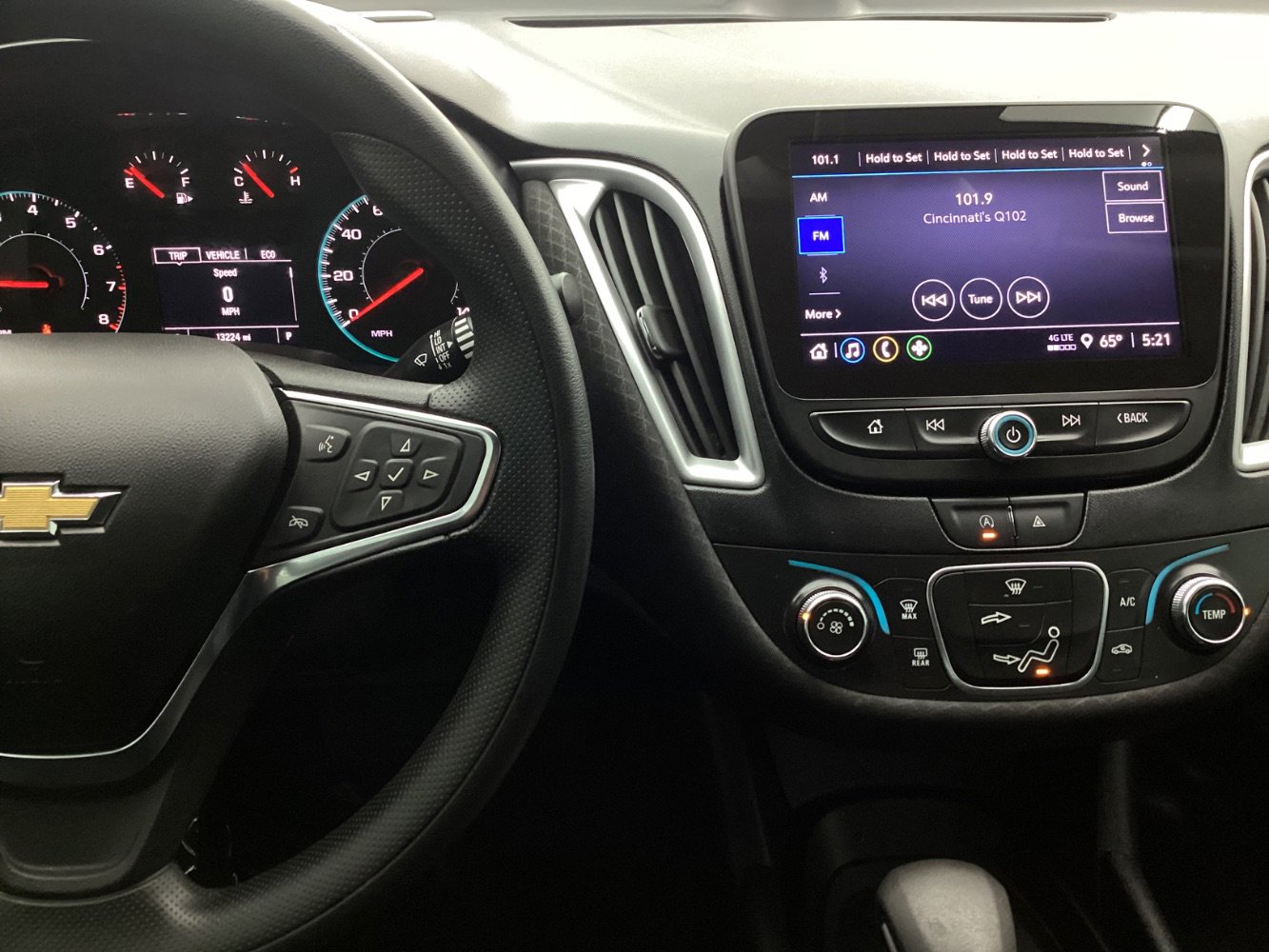 Used 2024 Chevrolet Malibu LS image 32