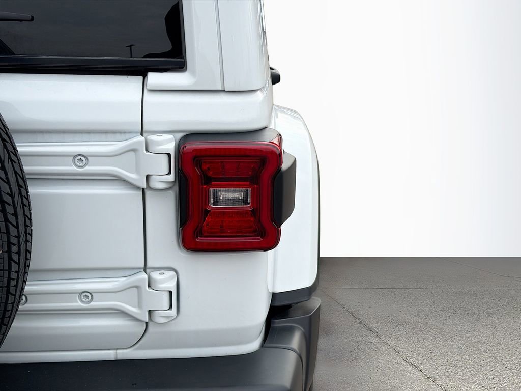 Used 2024 Jeep Wrangler Sahara image 11