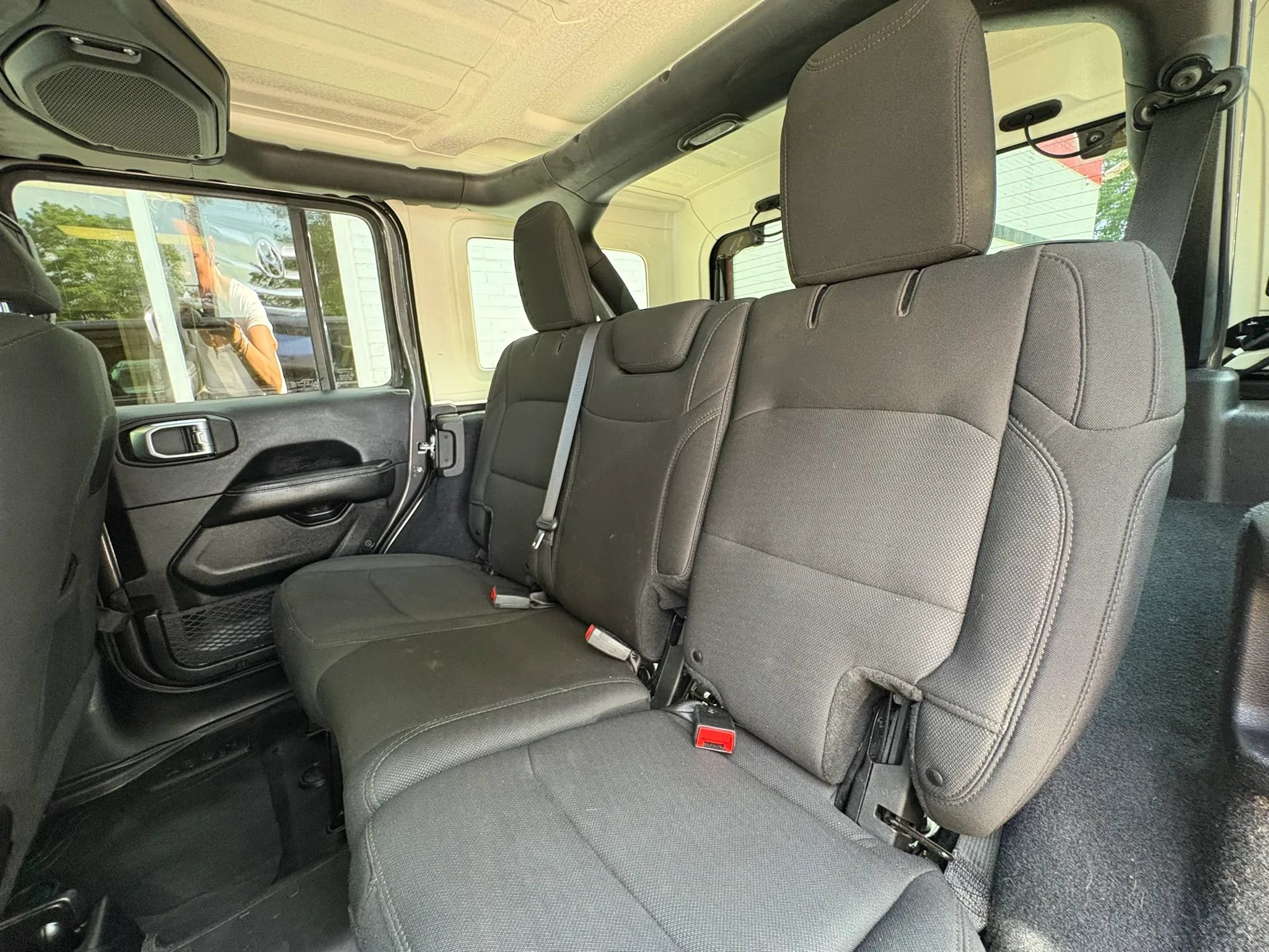 Used 2019 Jeep Wrangler Unlimited Sahara w/ LED Lighting Group AWD/4WD image 24