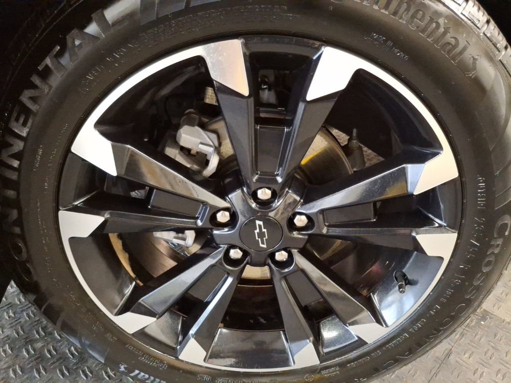 Used 2025 Chevrolet Equinox RS w/ Safety and Technology Package image 3