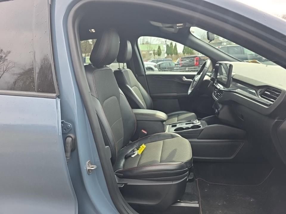 Used 2023 Ford Escape ST-Line w/ Tech Pack #1 image 9
