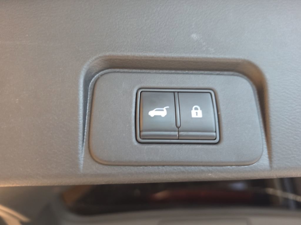 Used 2021 Nissan Rogue SV w/ Premium Package image 37