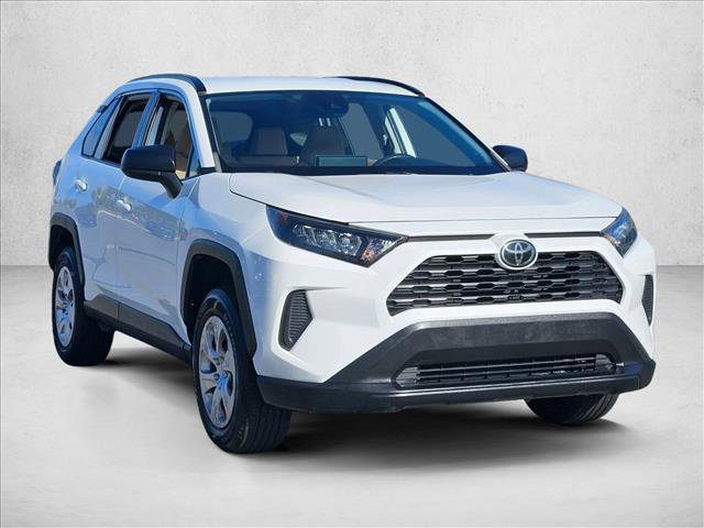 Used 2019 Toyota RAV4 LE image 3