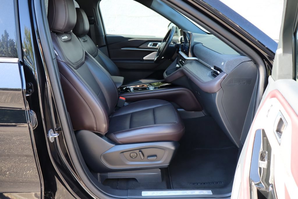 Used 2026 Ford Explorer Platinum AWD/4WD image 36