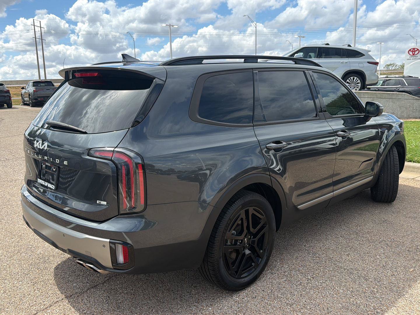 Used 2023 Kia Telluride EX X-Line AWD/4WD image 3