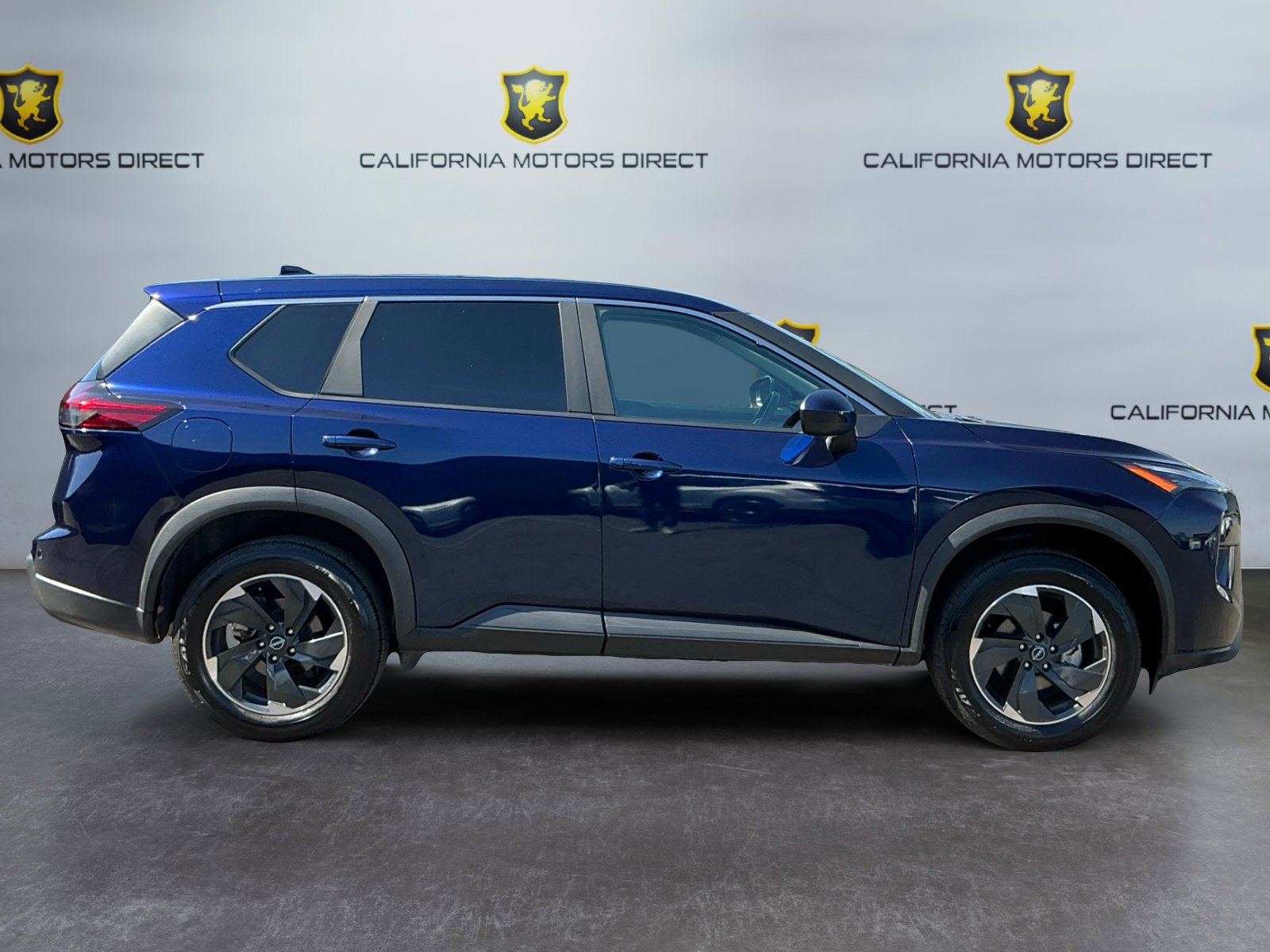 Used 2024 Nissan Rogue SV FWD image 4