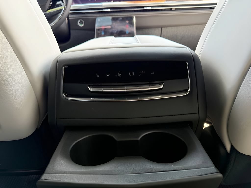 Used 2026 Cadillac Escalade Platinum Sport w/ LPO, ONYX Package AWD/4WD image 37