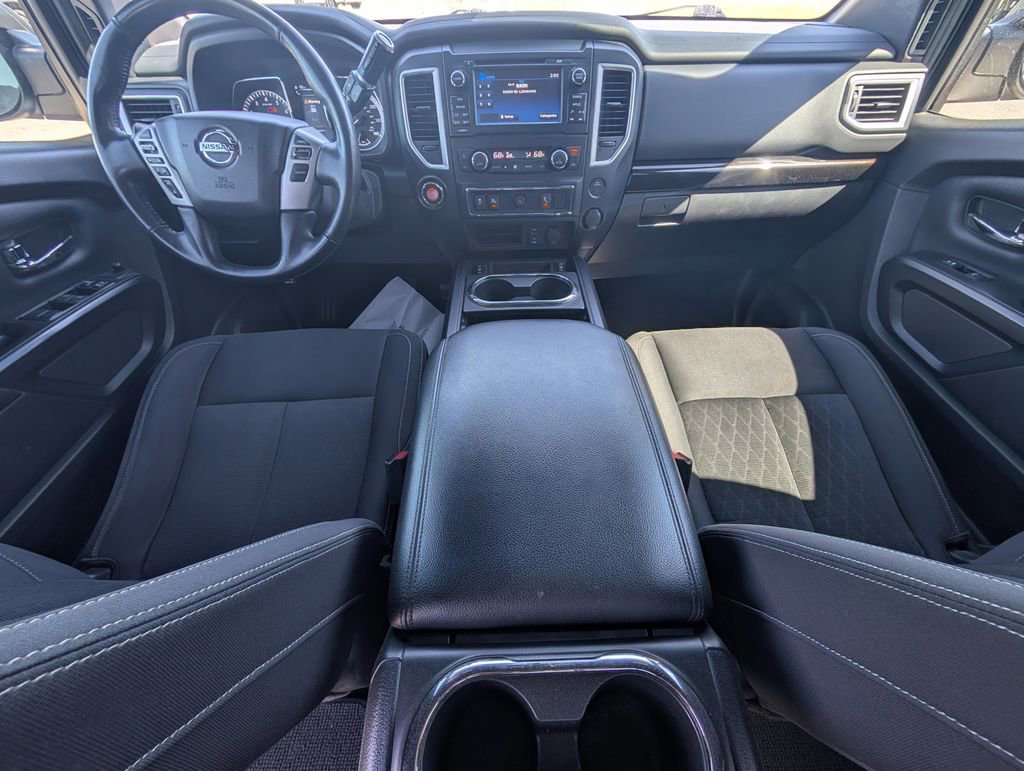 Used 2018 Nissan Titan SV w/ SV Convenience Package image 25