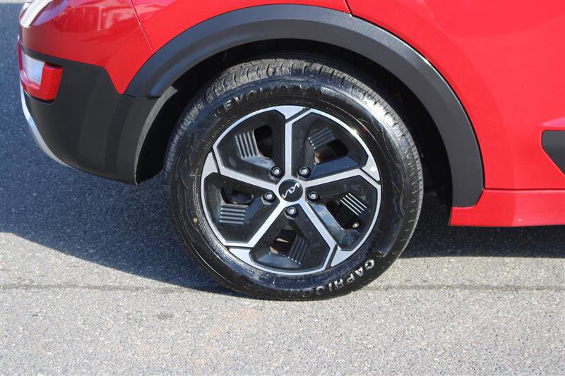 Used 2023 Kia Niro EX image 9