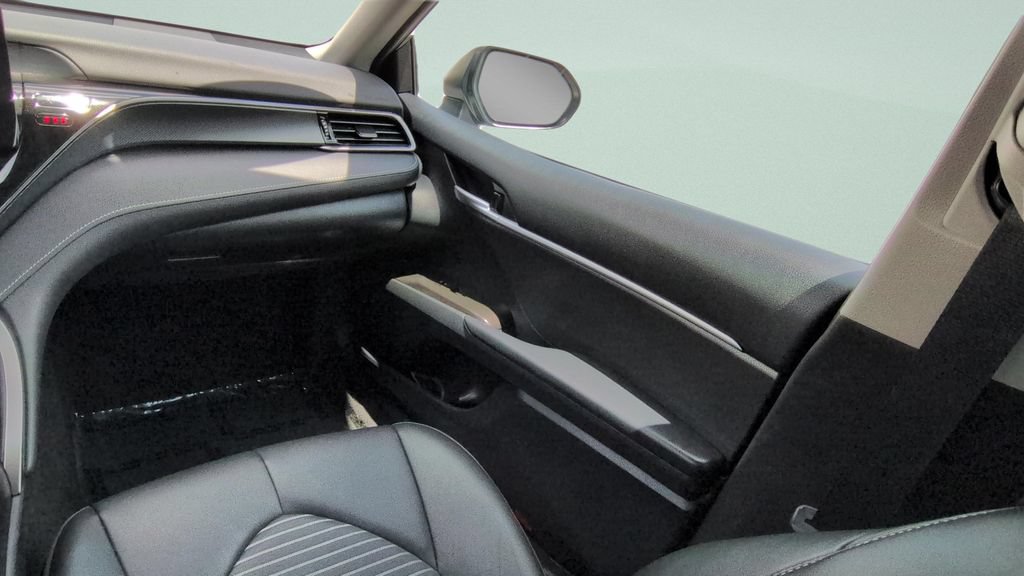 Used 2023 Toyota Camry SE w/ Convenience Package FWD image 13