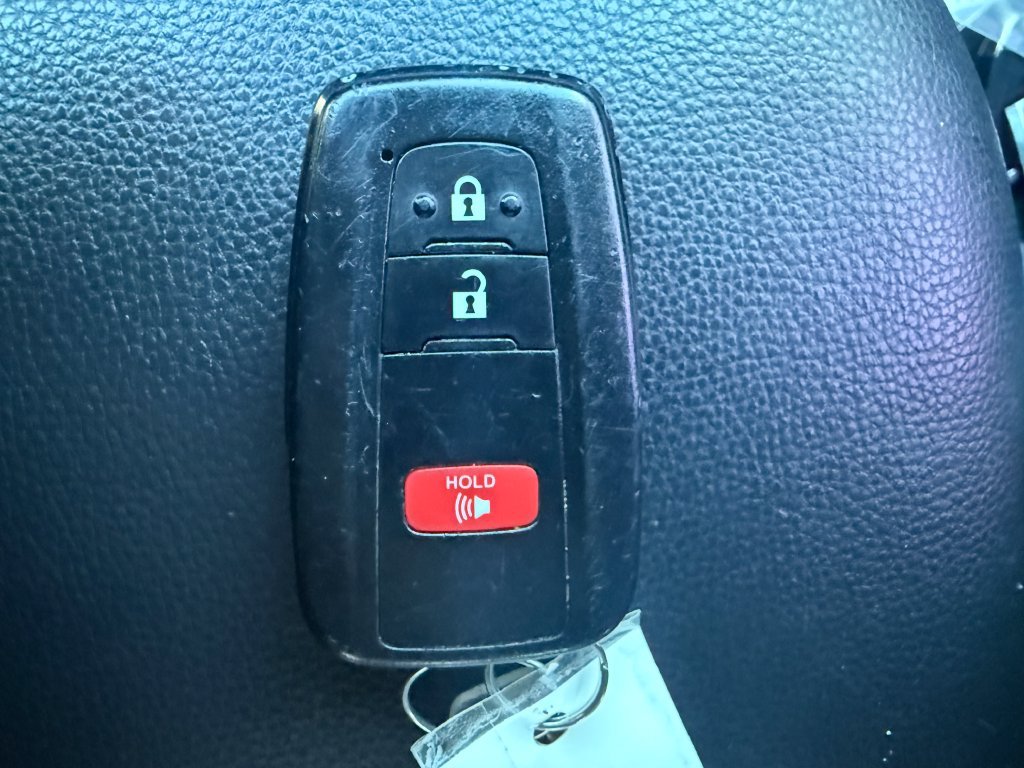 Used 2021 Toyota RAV4 XLE AWD/4WD image 31