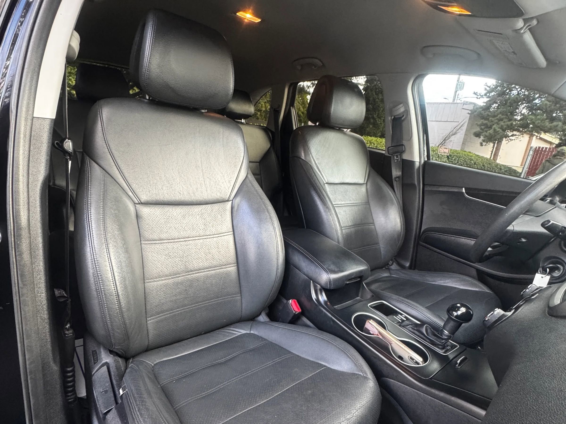 Used 2016 Kia Sorento LX image 11