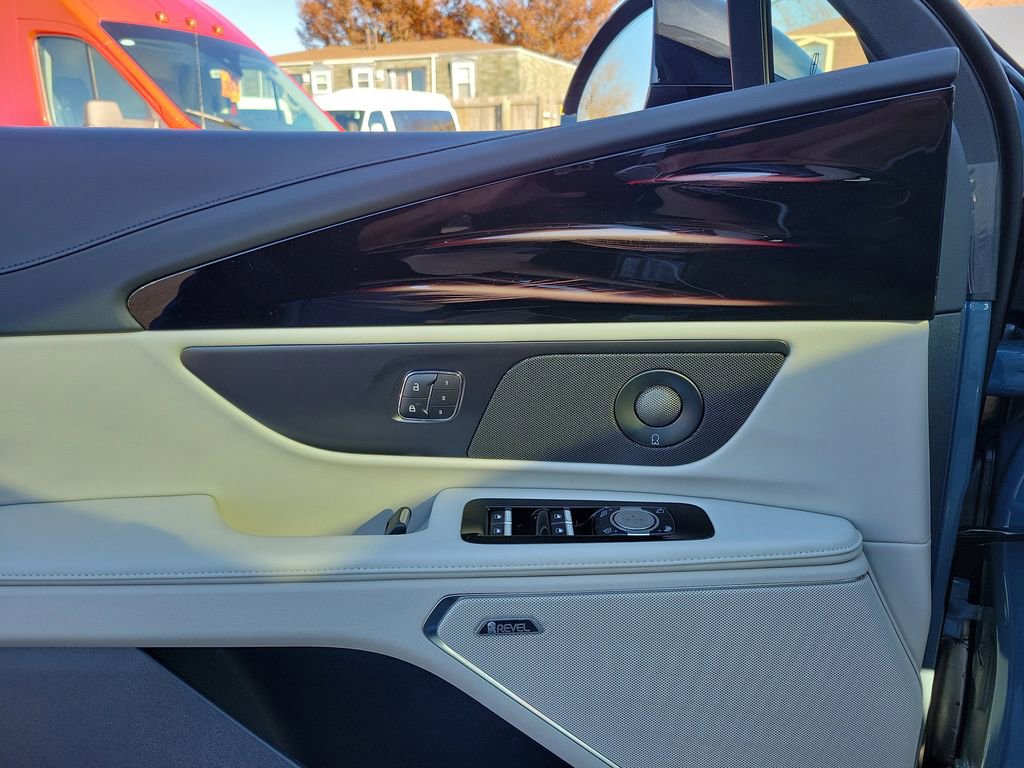 New 2026 Lincoln Nautilus Premier w/ Equipment Group 102A AWD/4WD image 18