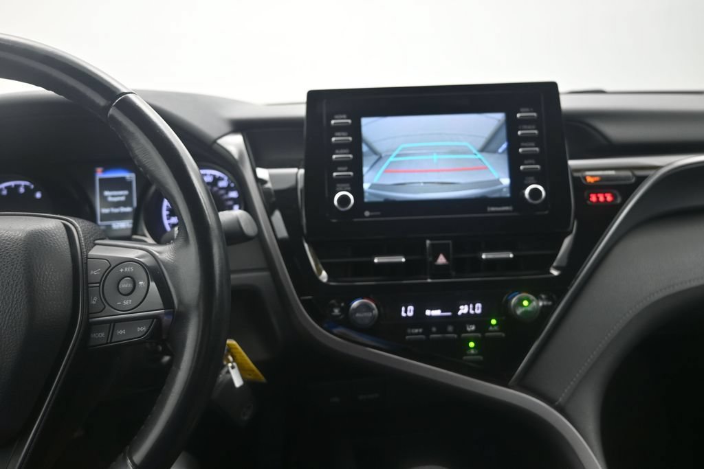 Used 2022 Toyota Camry SE FWD image 25