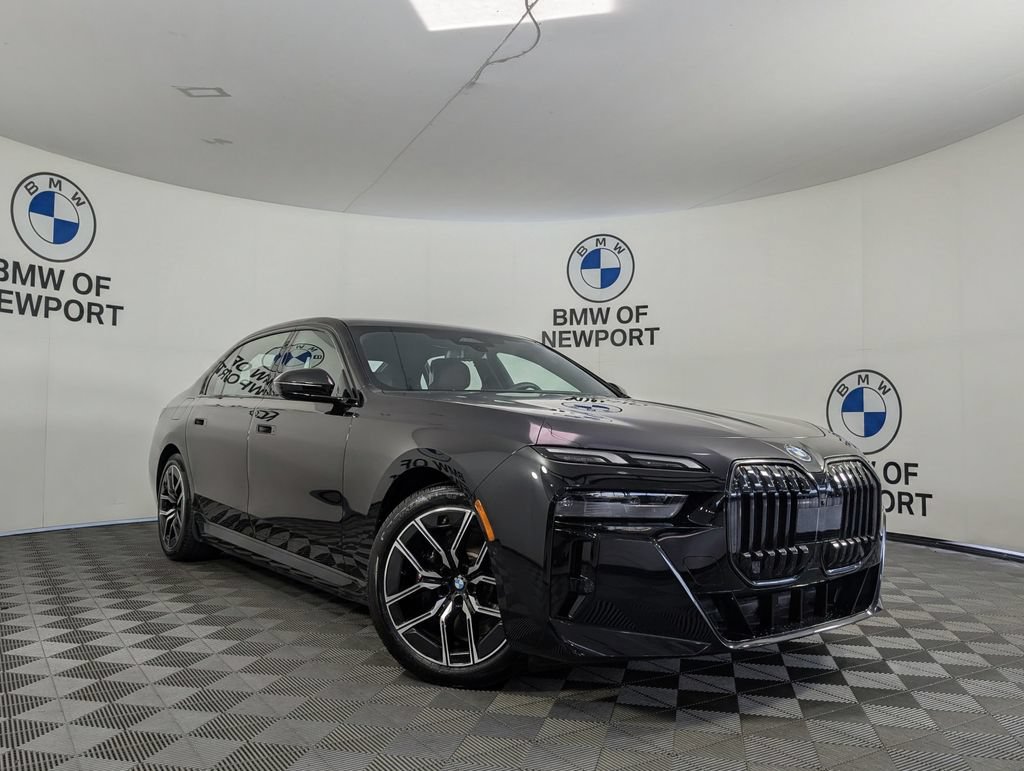 Used 2026 BMW i7 xDrive60 w/ Premium Package AWD/4WD image 3