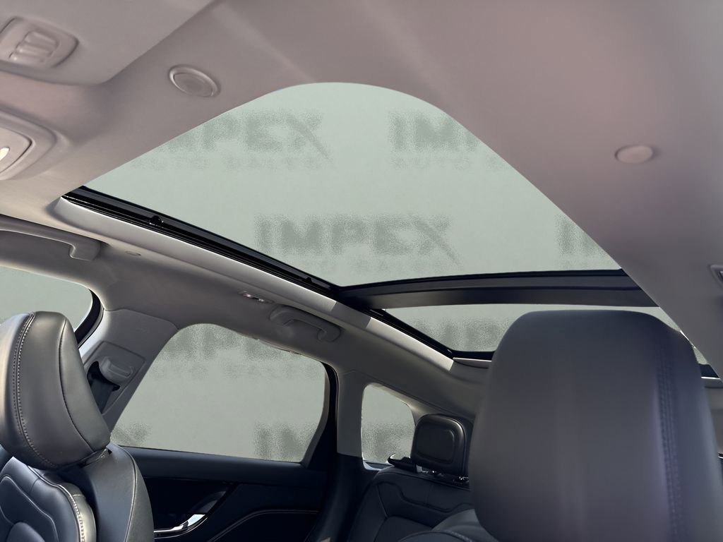 Used 2022 Lincoln Corsair Grand Touring AWD/4WD image 11