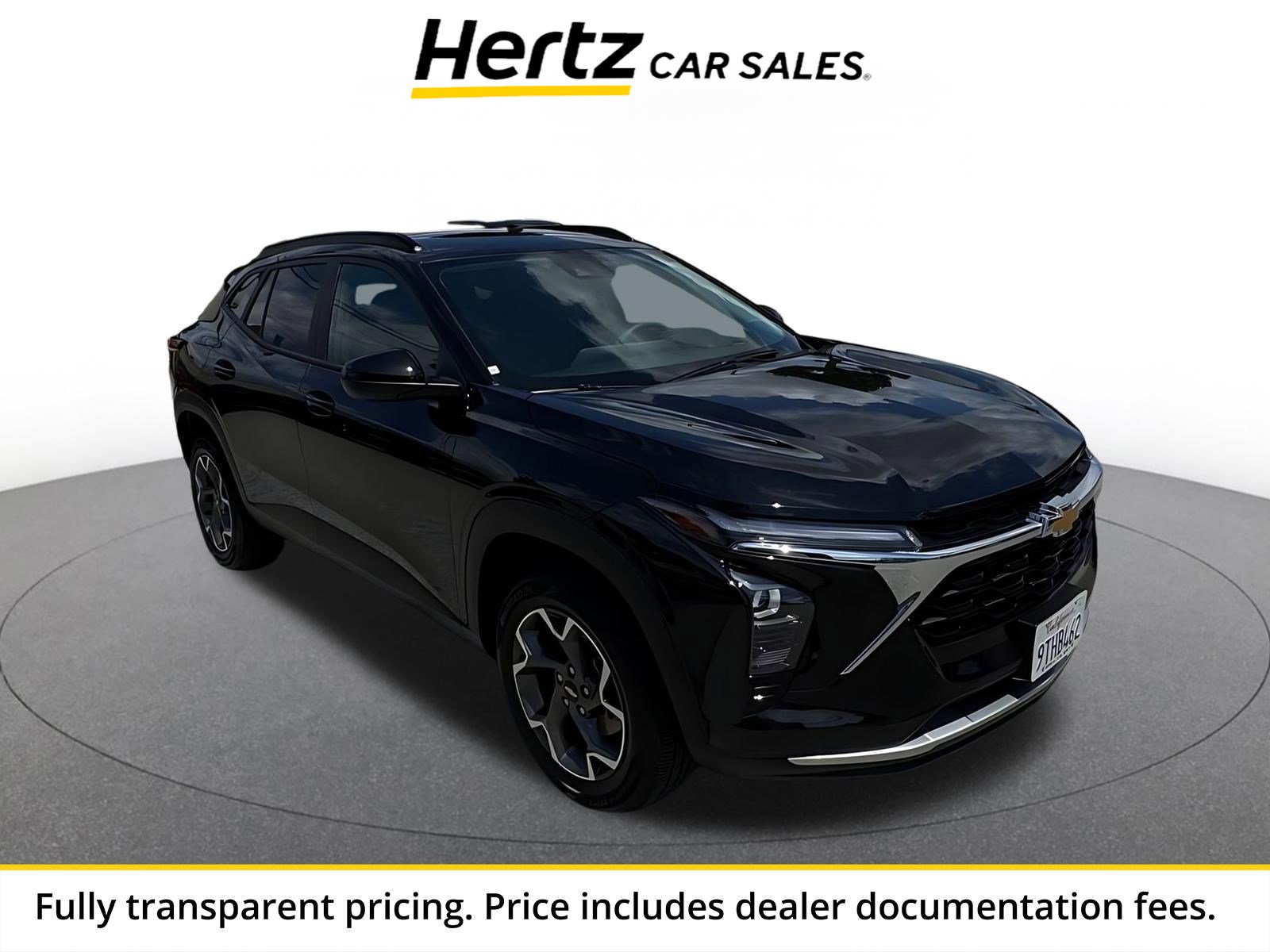 Used 2025 Chevrolet Trax LT FWD image 1