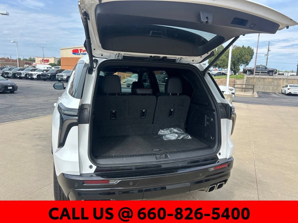 Used 2024 Chevrolet Traverse RS AWD/4WD image 12