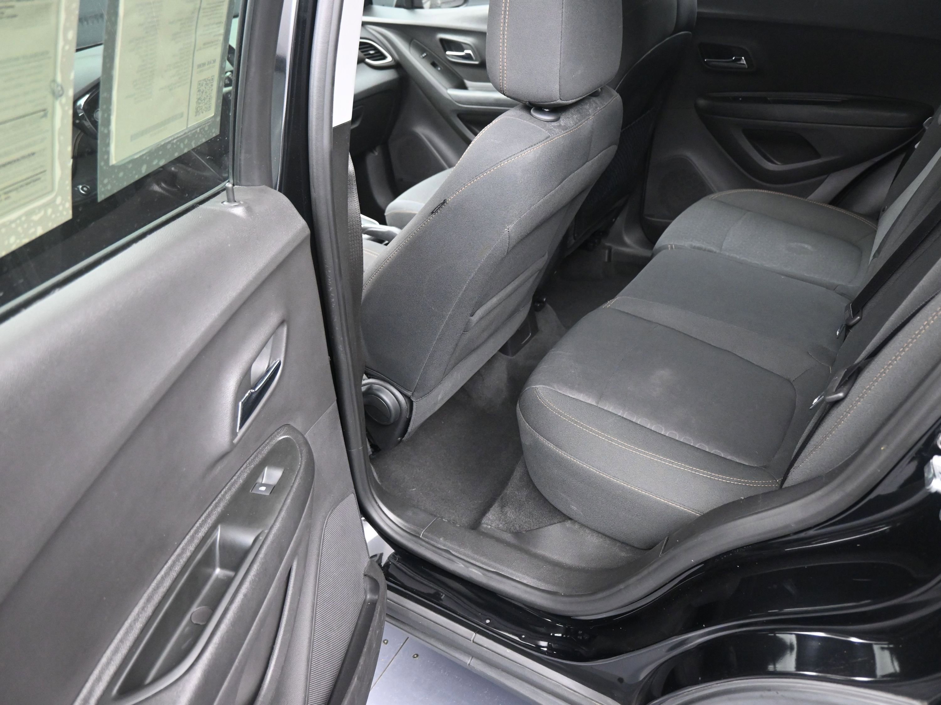 Used 2018 Chevrolet Trax LS image 17