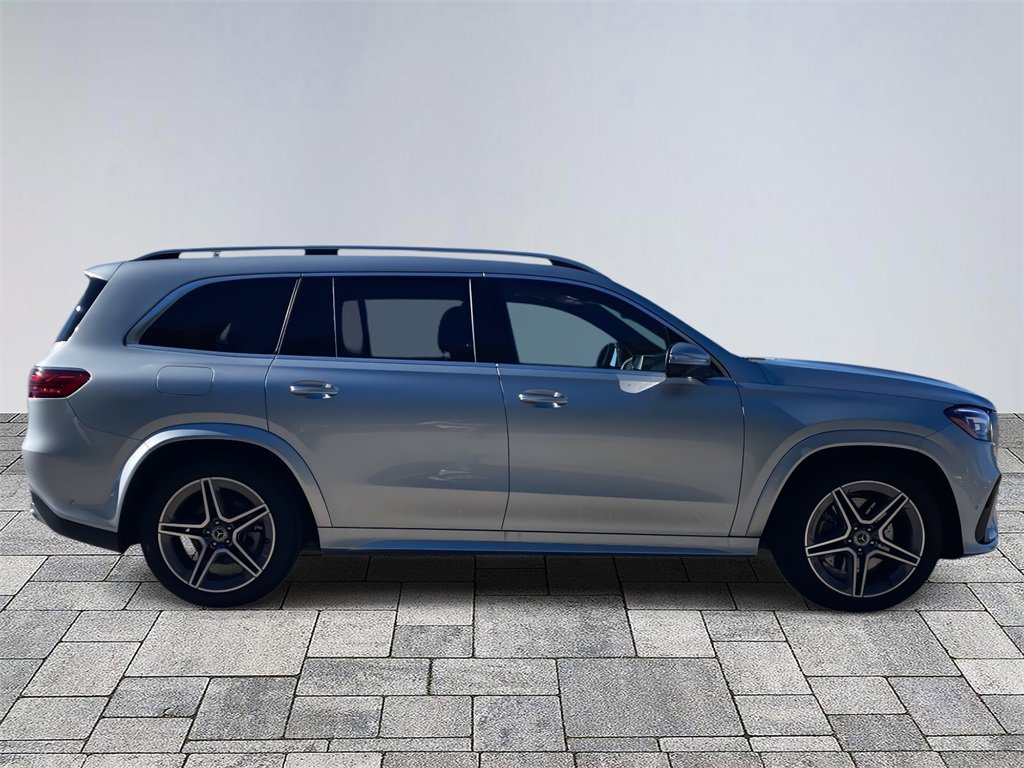 Used 2025 Mercedes-Benz GLS 450 4MATIC image 8