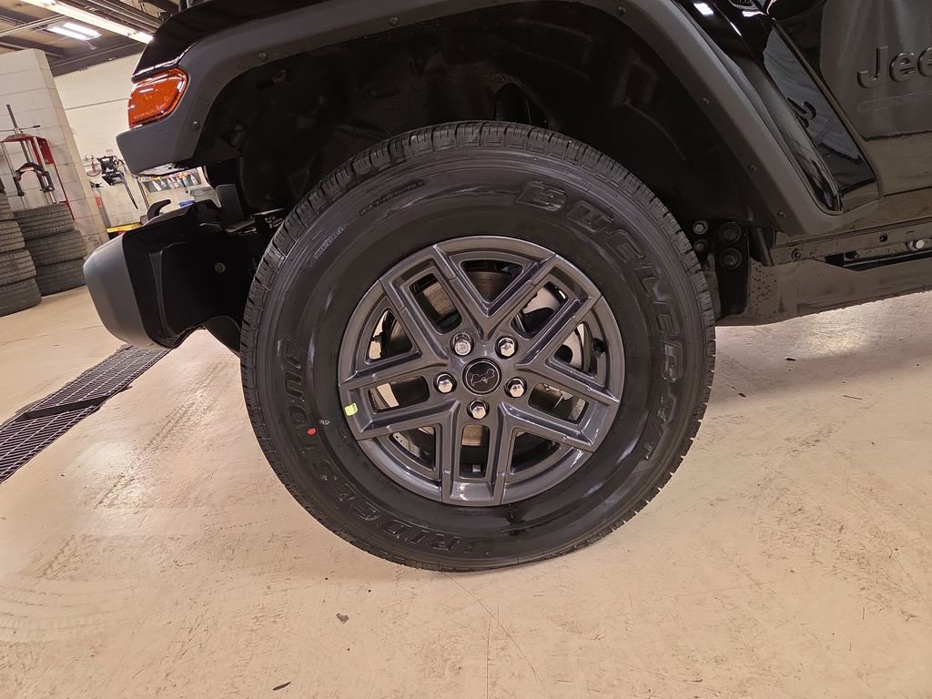 New 2026 Jeep Gladiator Sport image 25