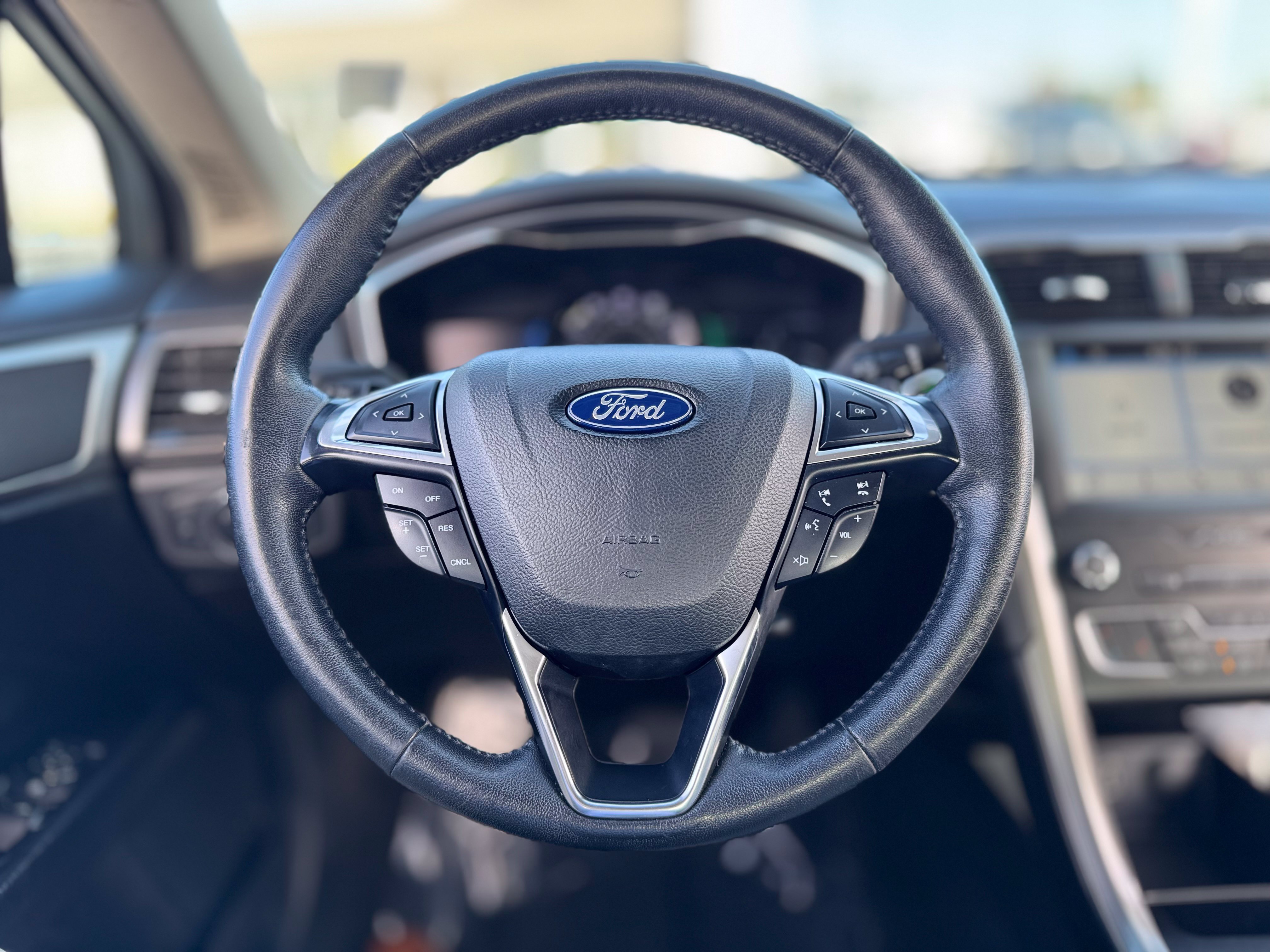 Used 2019 Ford Fusion SEL FWD image 33