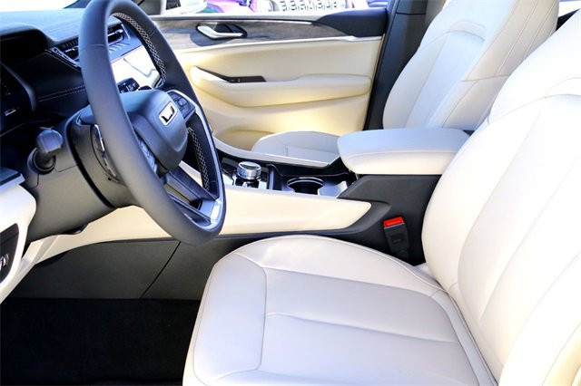 New 2026 Jeep Grand Cherokee L Limited image 9