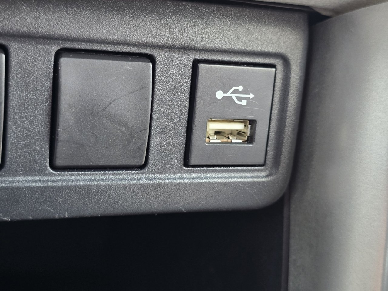 Certified 2022 Toyota Corolla Cross LE AWD/4WD image 30