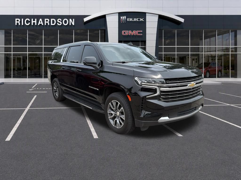 Used 2022 Chevrolet Suburban LT w/ Luxury Package AWD/4WD image 7
