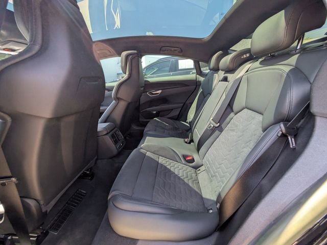 Used 2023 Audi e-tron GT Premium Plus image 10