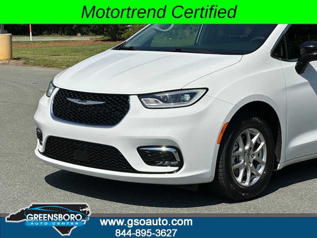 Used 2024 Chrysler Pacifica Touring-L FWD image 34