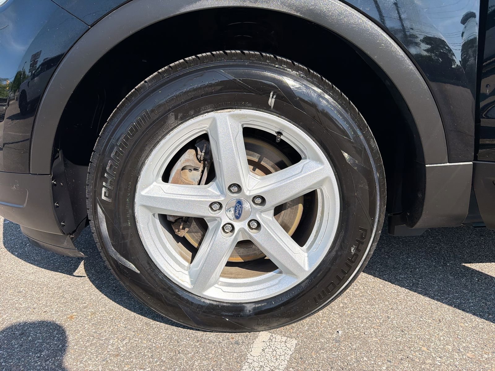 Used 2018 Ford Explorer XLT w/ Equipment Group 202A FWD image 19