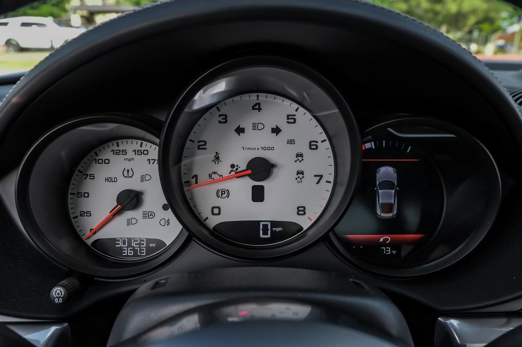 Used 2025 Porsche 718 Cayman RWD image 15