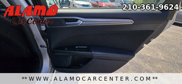 Used 2017 Ford Fusion SE image 26