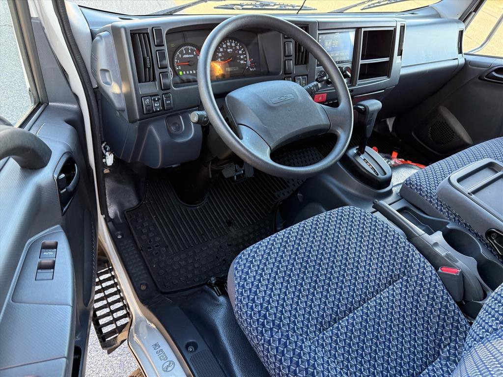 Used 2024 Chevrolet Low Cab Forward RWD image 17