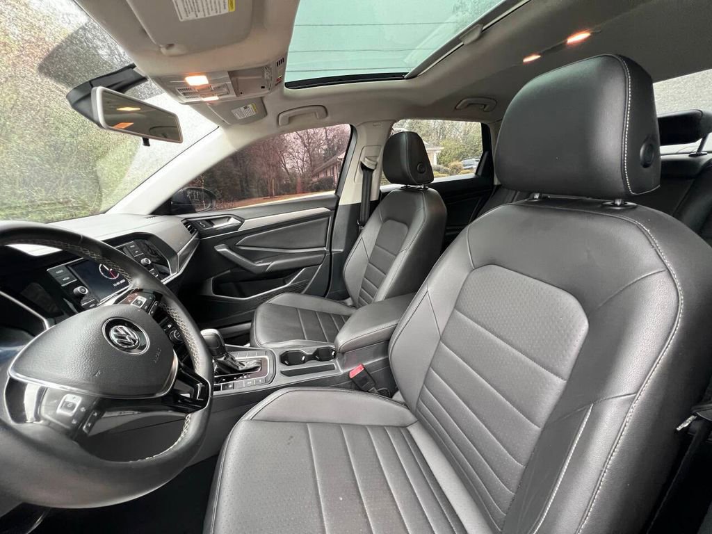 Used 2021 Volkswagen Jetta R-Line image 10