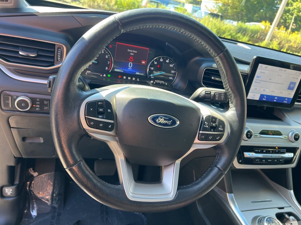 Used 2022 Ford Explorer XLT w/ Equipment Group 202A image 13